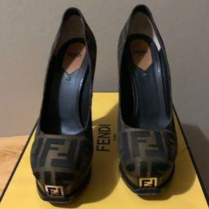 Fendi Fendista Zucca Platform pump 38